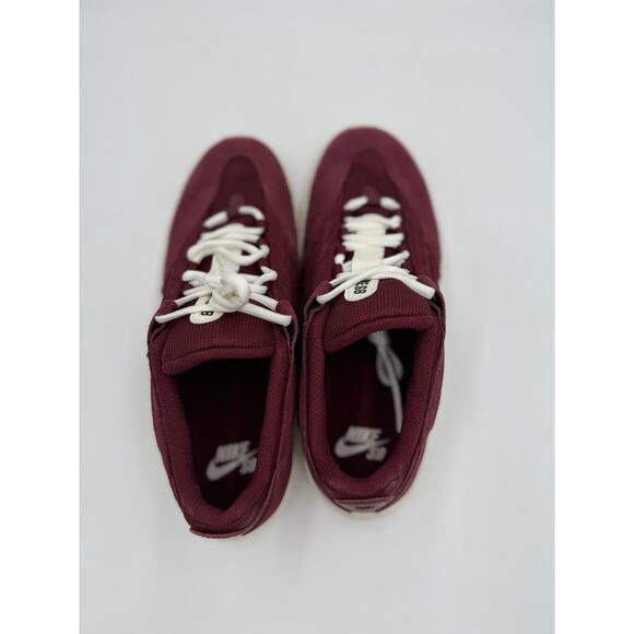 Size 9 - Nike Vertebrae SB Team Red Sail Salesman Sample IMSS Tag main image 4